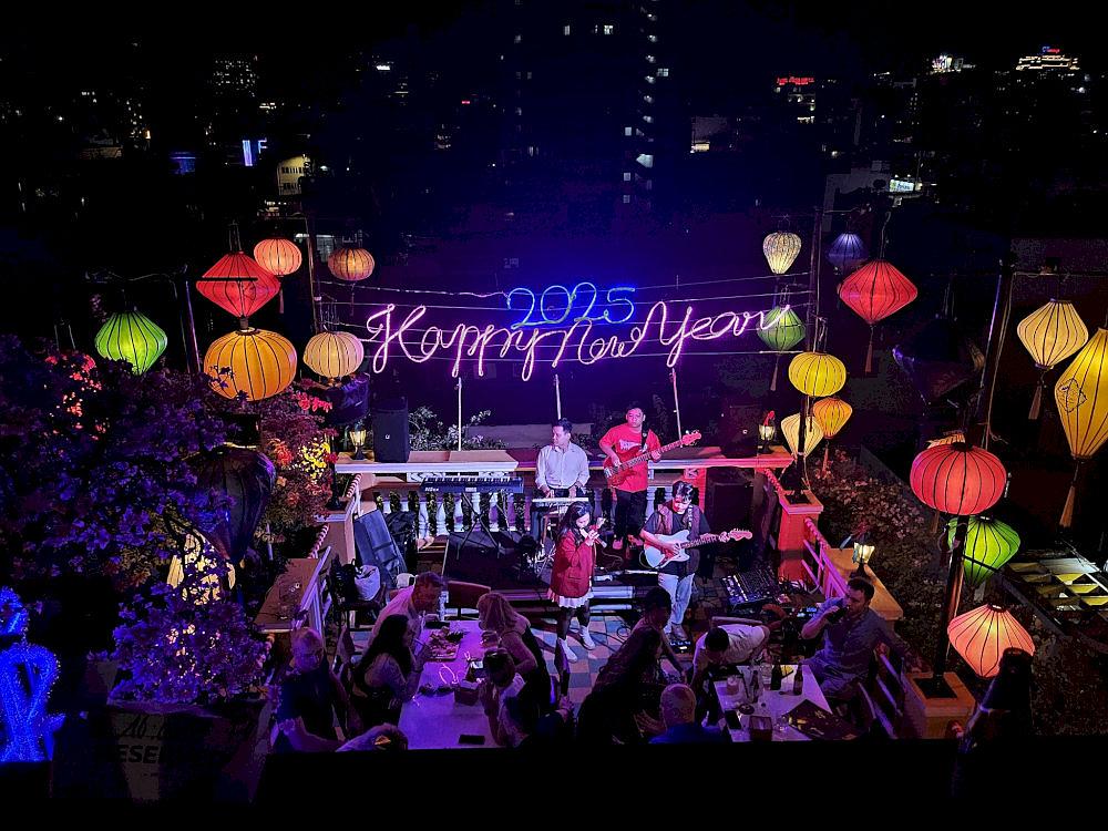 The gentle acoustic melodies and chill playlists at The View Rooftop